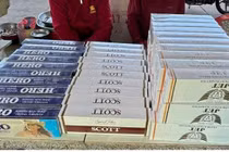 Bắt quả tang đối tượng vận chuyển 500 bao thuốc lá nhập lậu