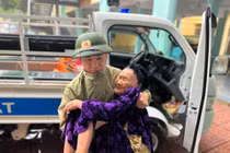 Hàng nghìn người dân Hà Tĩnh được sơ tán đến nơi an toàn