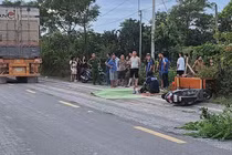 Va chạm xe đầu kéo, người phụ nữ đi xe máy tử vong