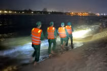 Nỗ lực tìm kiếm nạn nhân mất tích khi tắm biển ở Quảng Trị