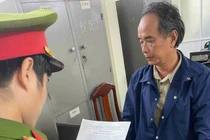 Tạm giữ người đàn ông đánh tài xế taxi ở Khánh Hoà