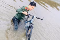 Thượng úy Công an cứu bé trai rơi xuống kênh ở Hà Tĩnh