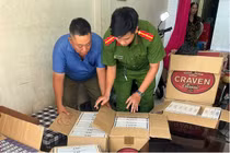 Bắt quả tang 2 chị em ruột tàng trữ hơn 5000 bao thuốc lá lậu