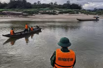 Nỗ lực tìm kiếm nam sinh mất tích trên sông Sê Pôn