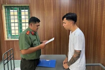 Mua súng đạn về phòng thân, nam thanh niên bị khởi tố