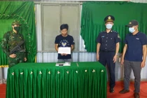 Bắt tài xế đưa gần 200 viên ma túy từ Lào về Việt Nam