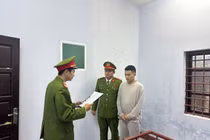 Khởi tố đối tượng lao ô tô lên vỉa hè đâm người ở Quảng Trị