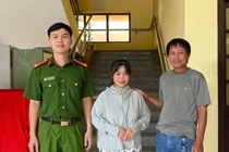 Công an Quảng Trị hỗ trợ người dân nhận lại 45 triệu đồng chuyển khoản nhầm