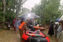 Vớt gỗ trên sông Thạch Hãn, người đàn ông đuối nước tử vong