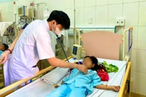 Lấy thuốc người lớn uống, 3 trẻ ở Quảng Trị nhập viện cấp cứu