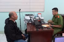 Khởi tố tài xế xe khách rượt đuổi ô tô tải như phim hành động 