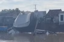 Bờ sông Ông Chưởng sạt lở, nhiều căn nhà bị cuốn trôi