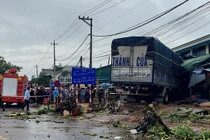 Xe tải mất lái lao vào chợ khiến 3 người tử vong ở Quảng Trị