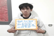 Bắt kẻ giật dây chuyền vàng của người bán nước ở Cần Thơ