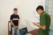 Dàn cảnh chặn cướp điện thoại của người yêu cũ để xoá dữ liệu nhạy cảm