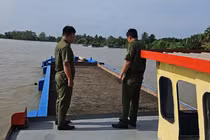 Bắt giữ 6 phương tiện tàng trữ gần 537 m3 cát “lậu”