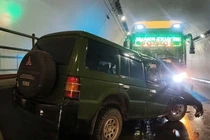 Hai ô tô đối đầu trong hầm Đèo Ngang, 2 người tử vong