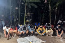 Đột kích sới bạc, bắt 28 đối tượng, thu giữ hơn 190 triệu đồng