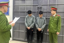 Bắt giữ 2 đối tượng lập facebook ảo để lừa bán điện thoại