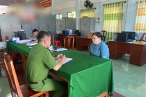 Bắt nóng 'nữ quái' cướp giật tài sản ở Vĩnh Long