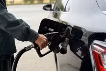 Giá xăng hôm nay 14/5: Bất ngờ đảo chiều?