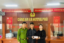 Nhặt được điện thoại, học sinh ở Hà Tĩnh tìm người trả lại