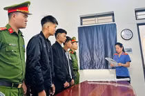 Khởi tố 3 đối tượng dùng kiếm chém người ở Hà Tĩnh