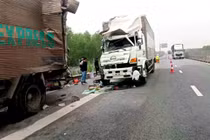Xe tải biến dạng sau tai nạn liên hoàn trên cao tốc đoạn qua Hà Tĩnh