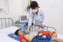 Cứu bé trai 8 tuổi ở Khánh Hòa nuốt phải dị vật 