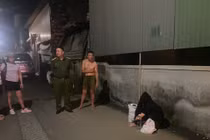 Hỗ trợ người phụ nữ bị trầm cảm về với gia đình an toàn