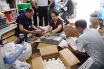 Thu giữ lượng lớn mỹ phẩm không nguồn gốc ở Quảng Bình