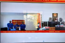 Rủ nhau 'mở tiệc' ma tuý tại nhà, nhóm bị cáo lĩnh hơn 25 năm tù