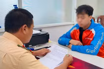 Xử phạt nam thanh niên lái xe mui trần kéo xe tự chế quay TikTok