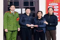 Nhặt được số tiền lớn, người phụ nữ Hà Tĩnh trả lại người mất