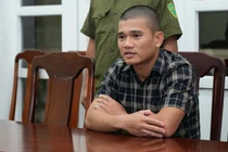 Bắt khẩn cấp kẻ cướp giật điện thoại của khách du lịch ở Huế