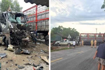 Ô tô đâm nhau biến dạng, chắn ngang đường ở Quảng Trị