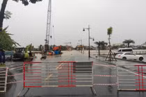 Mưa trắng trời, nhiều nơi ở Huế ngập sâu trong biển nước