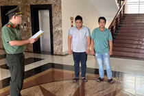 Bóc gỡ đường dây làm giả con dấu, tài liệu ở Quảng Trị