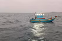 Người đàn ông tử vong bất thường trên thuyền đánh cá ở Phú Quý