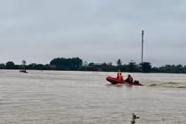 Phát hiện thêm một thi thể người dân bị nước lũ cuốn ở Huế