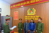 Đôi bạn thân bị khởi tố vì trộm 24 con gà