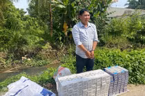 Đồng Tháp bắt giữ đối tượng vận chuyển gần 1.500 bao thuốc lá lậu