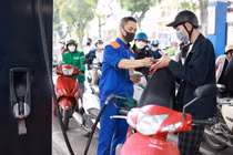 Giá xăng hôm nay 17/7: Tăng bật dữ dội?