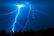 Một người dân ở Bình Thuận bị sét đánh tử vong