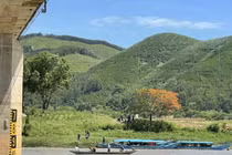 Nỗ lực tìm kiếm nam thanh niên nhảy cầu tự tử ở Quảng Bình