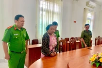 Khởi tố 'nữ quái' buôn hàng cấm ở Vĩnh Long