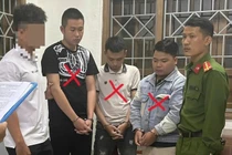 Nghi chơi cờ bạc bịp, nhóm thanh niên tổ chức cướp tài sản