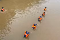 Tìm thấy thi thể nam thanh niên mất tích trên sông Cánh Hòm