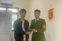 Công an Hà Tĩnh giúp người dân nhận lại tiền chuyển khoản nhầm