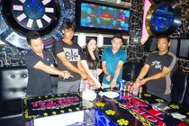 Đột kích quán karaoke, phát hiện 12 người dương tính với ma túy